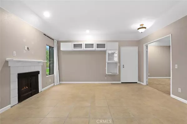 Diamond Bar, CA 91765,22775 Lakeway Drive #451