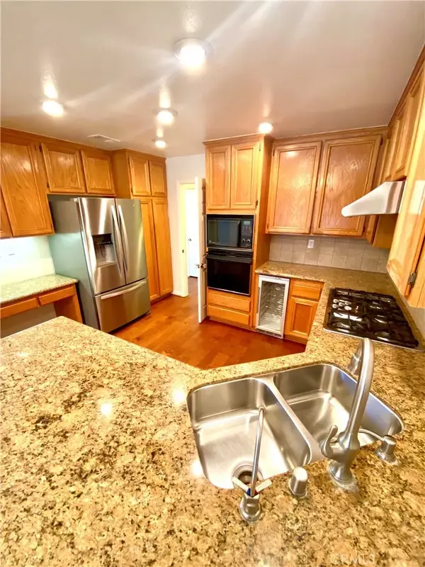 Valencia, CA 91355,24670 Brighton Drive #B