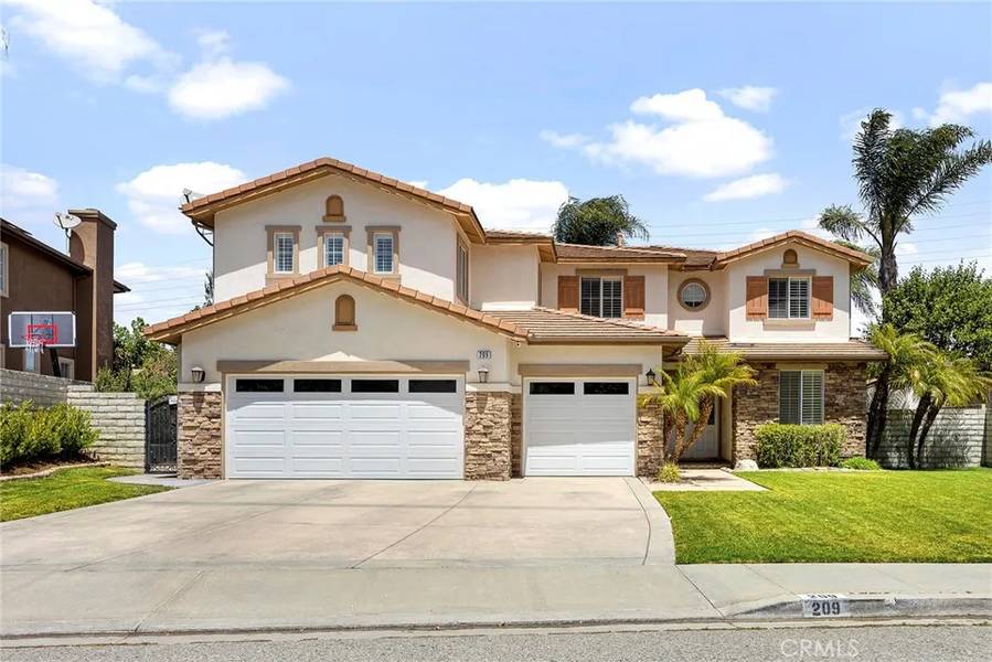 209 Southcrest Place, Simi Valley, CA 93065