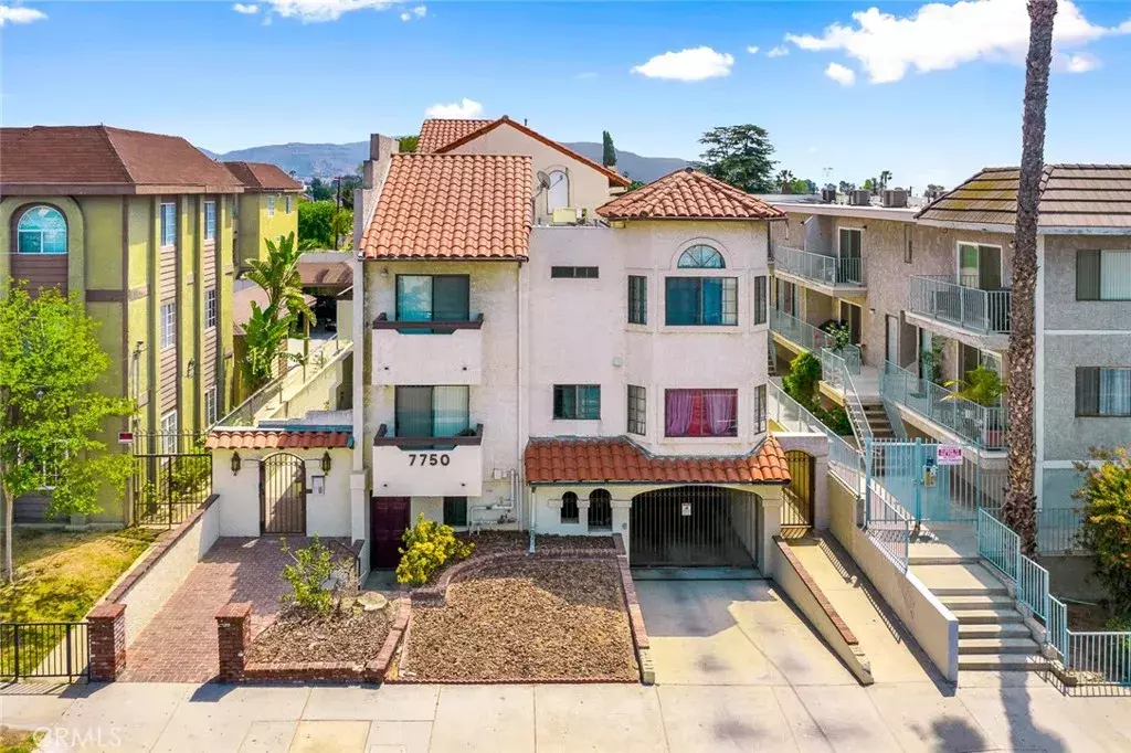 North Hollywood, CA 91605,7750 Laurel Canyon Boulevard