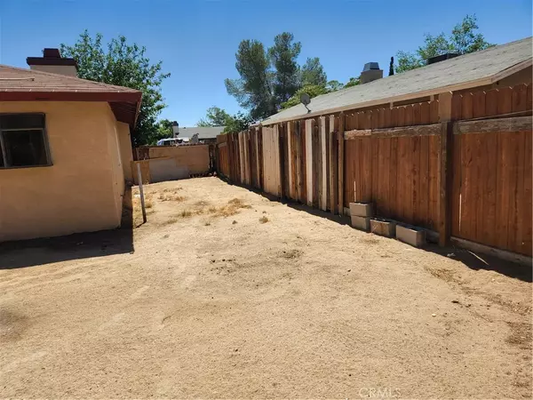 Victorville, CA 92394,15064 Dakota Street