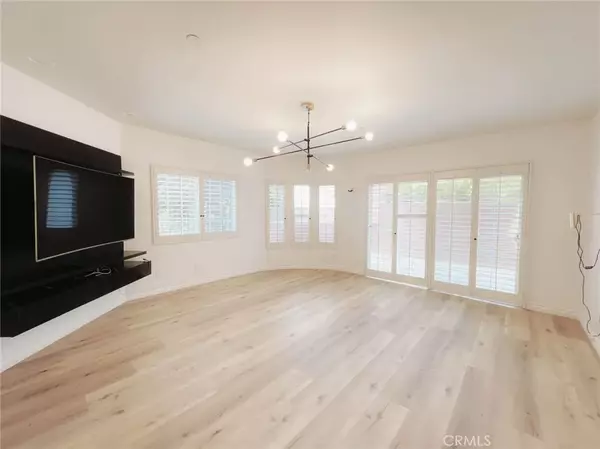 Toluca Lake, CA 91602,4310 Cahuenga Boulevard #104