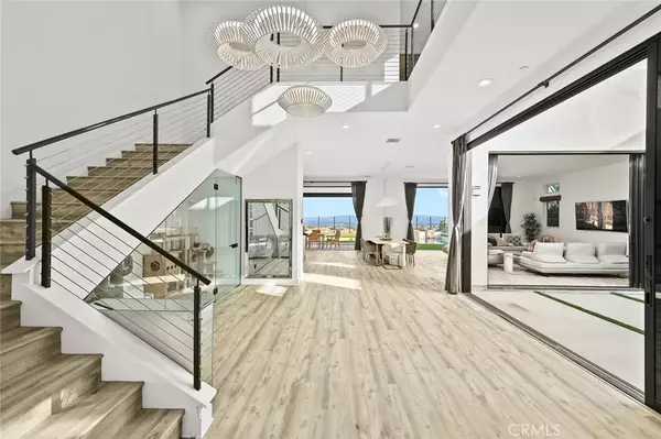 Northridge, CA 91326,20524 W Shelley Lane