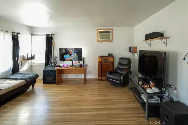 Panorama City, CA 91402,8105 Katherine Avenue