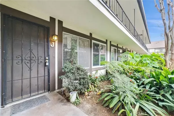 Tustin, CA 92780,15506 Williams Street #J