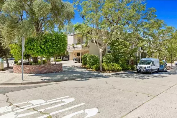 South Pasadena, CA 91030,900 Arroyo Drive #1