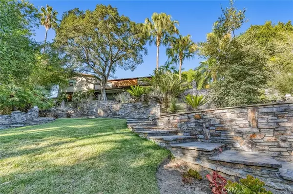 San Marino, CA 91108,2477 Ridgeway Road