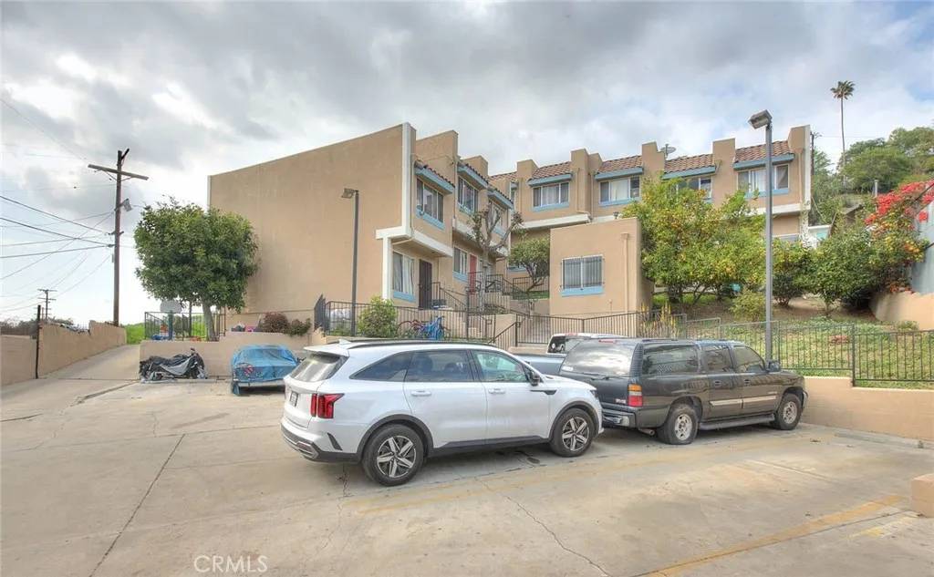 Los Angeles, CA 90032,4904 Ithaca Avenue