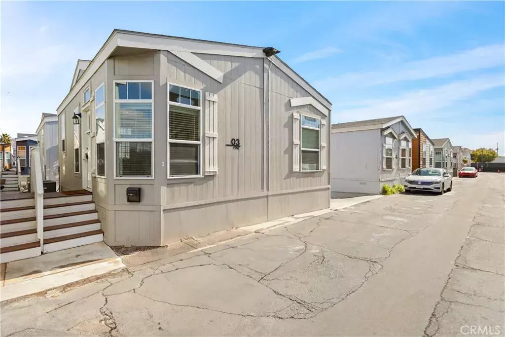 North Hollywood, CA 91605,8250 Lankershim BLVD #27