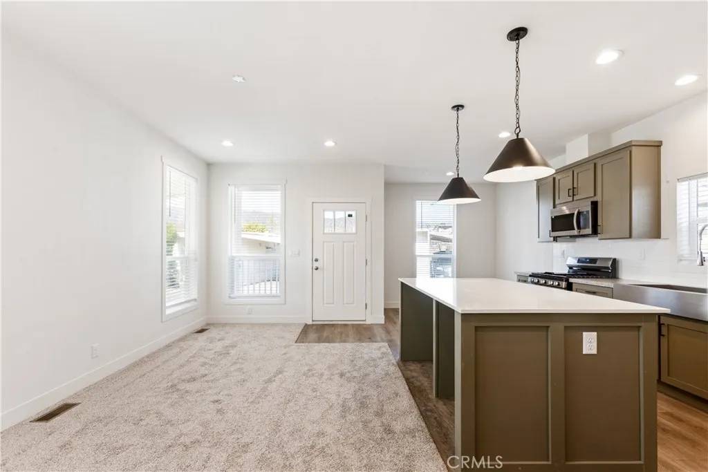 Glendora, CA 91740,732 E Route 66 #23