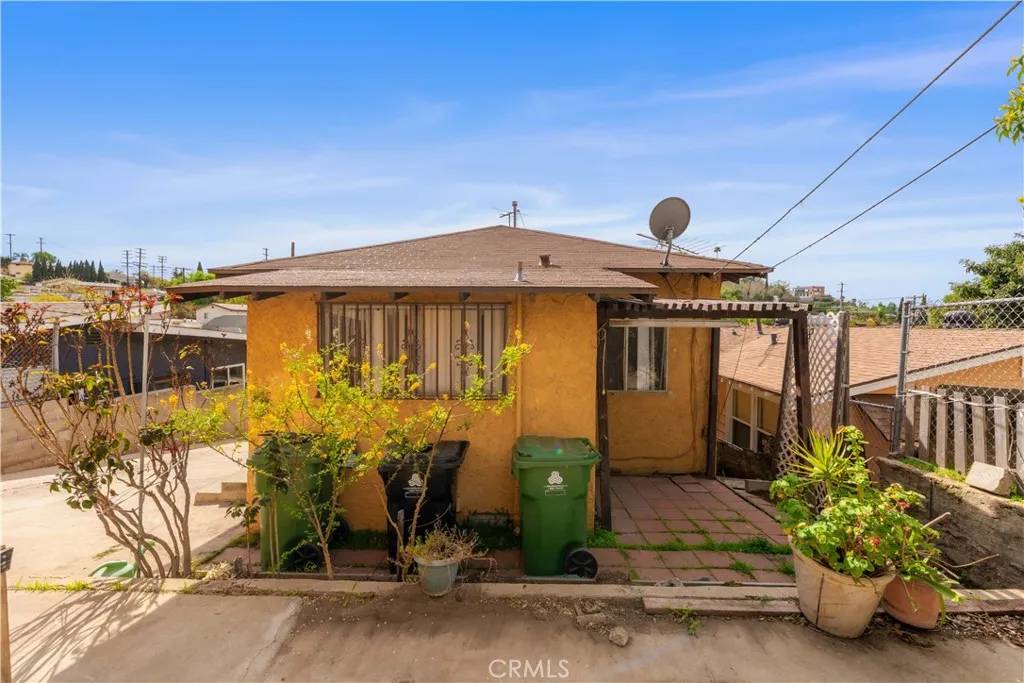 Los Angeles, CA 90032,2750 Ballard Street