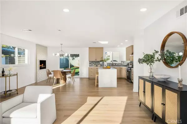 West Hills, CA 91307,6923 Sedan Avenue