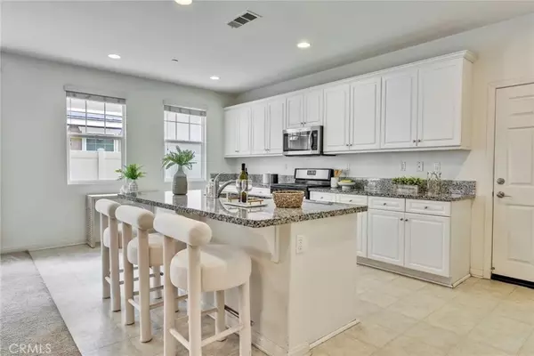 Eastvale, CA 92880,5864 Silveira Street