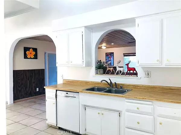 Bloomington, CA 92316,636 W Pomona Avenue