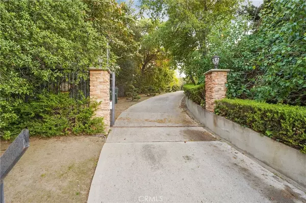 3156 E Los Cerillos Drive, West Covina, CA 91791