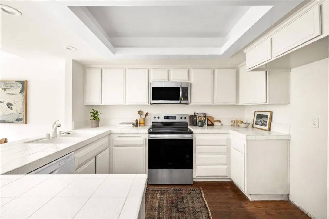 Marina Del Rey, CA 90292,4050 Via Dolce #241