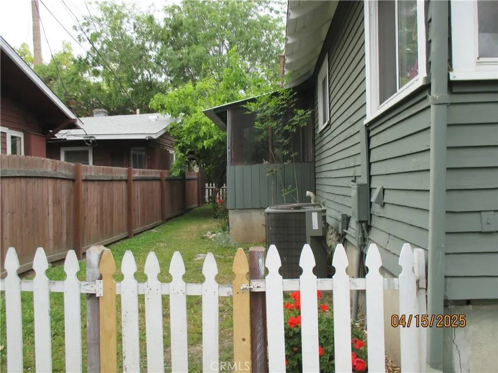 Pasadena, CA 91101,582 N Oakland Avenue