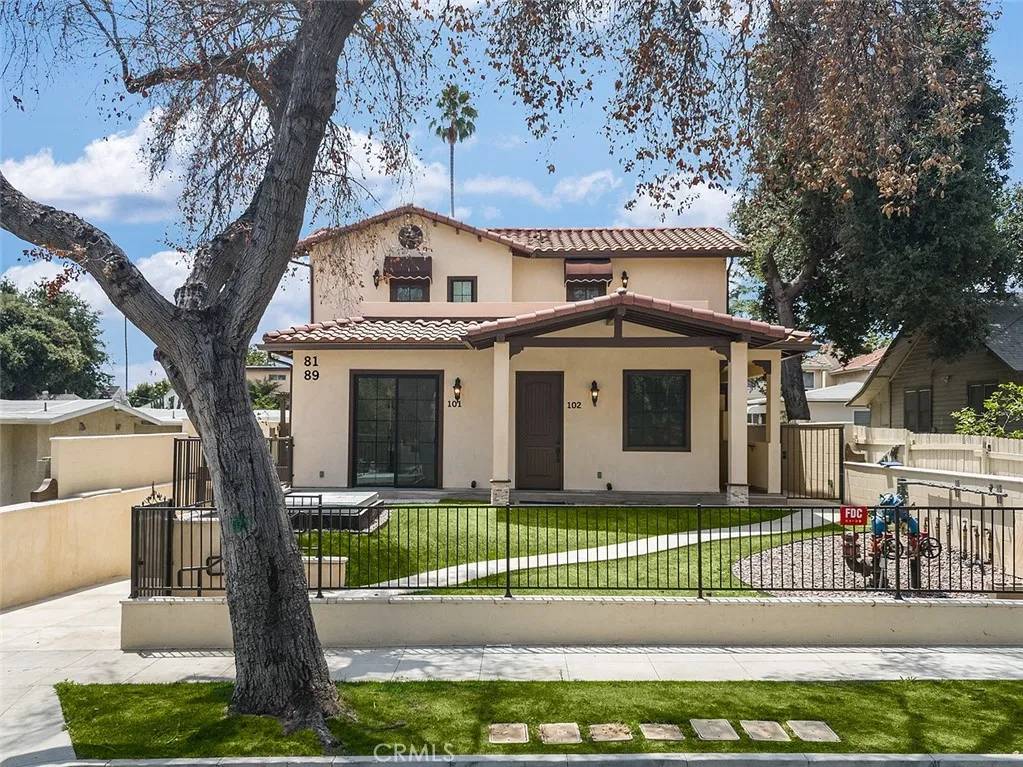 89 N Grand Oaks Ave #104, Pasadena, CA 91107