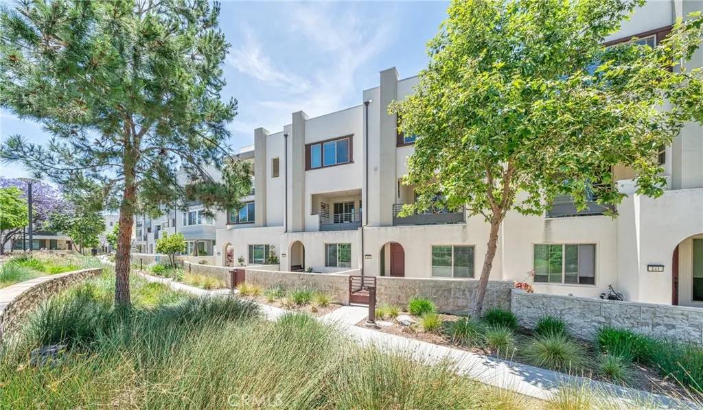 Irvine, CA 92618,143 Frame