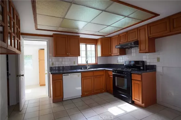 Lakewood, CA 90712,5319 Premiere Avenue