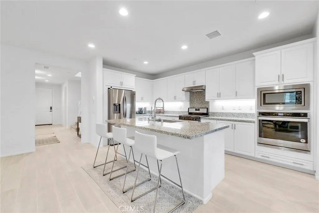 Ontario, CA 91761,3231 E La Avenida Drive