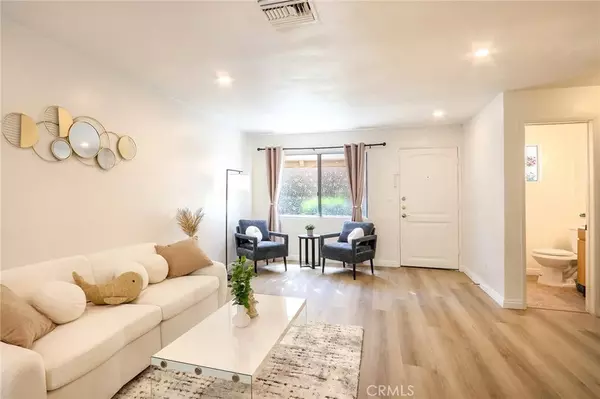 Winnetka, CA 91306,20234 Cohasset St #3