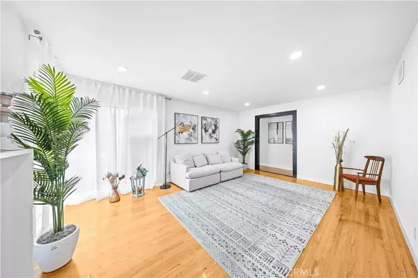 934 W Bonnie Brae Ct, Ontario, CA 91762