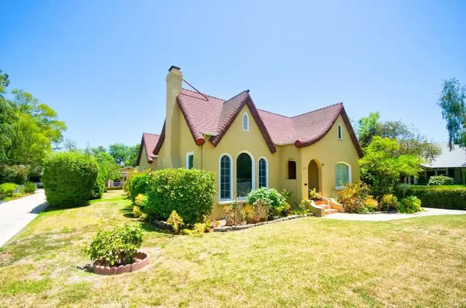 900 S Los Robles Avenue, Pasadena, CA 91106