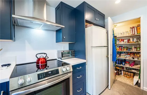 Northridge, CA 91324,9739 Reseda Boulevard #36