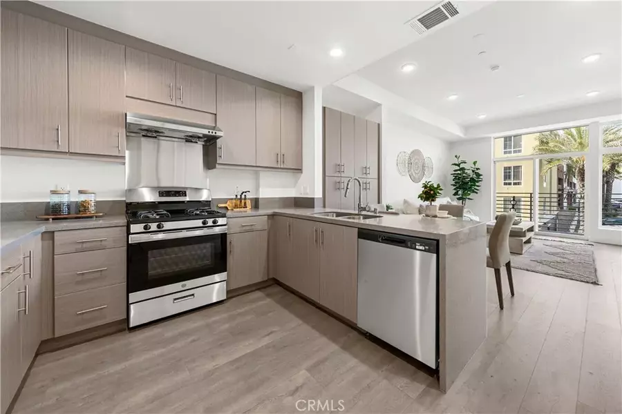 168 S Monterey Street #202, Alhambra, CA 91801