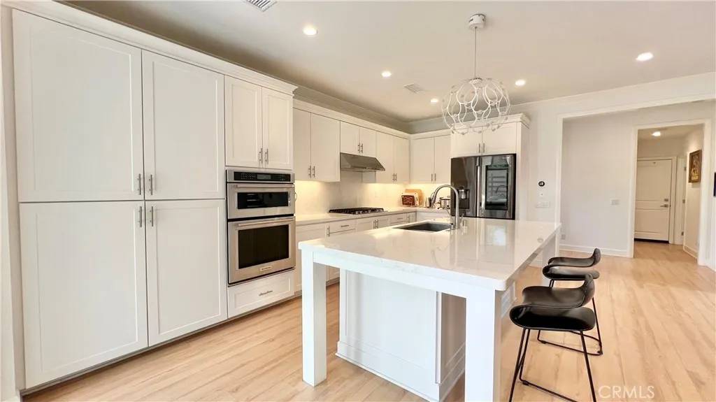 Irvine, CA 92620,122 Espina