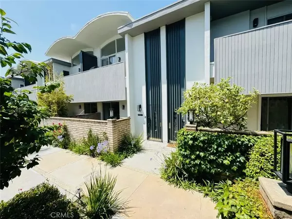 Marina Del Rey, CA 90292,4723 La Villa Marina #F