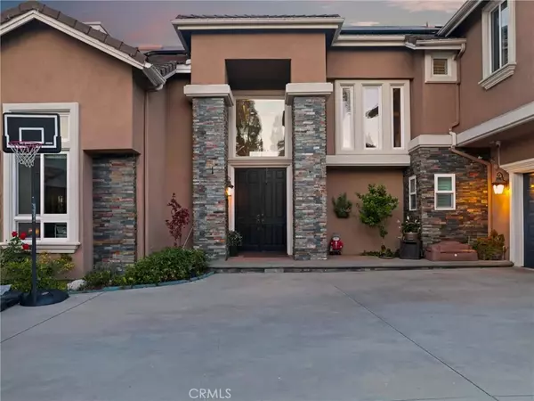 Yorba Linda, CA 92887,27020 Daisy Circle