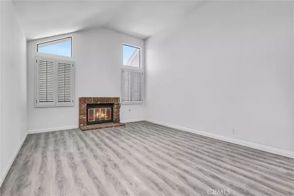 Irvine, CA 92606,17 Gladstone