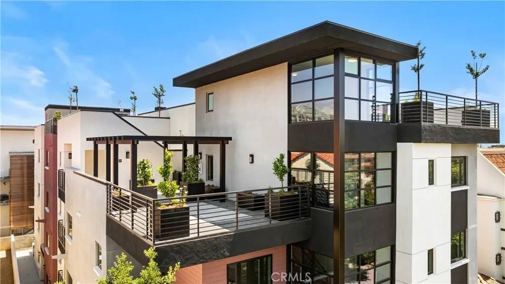 150 S Oak Knoll Avenue #202, Pasadena, CA 91101