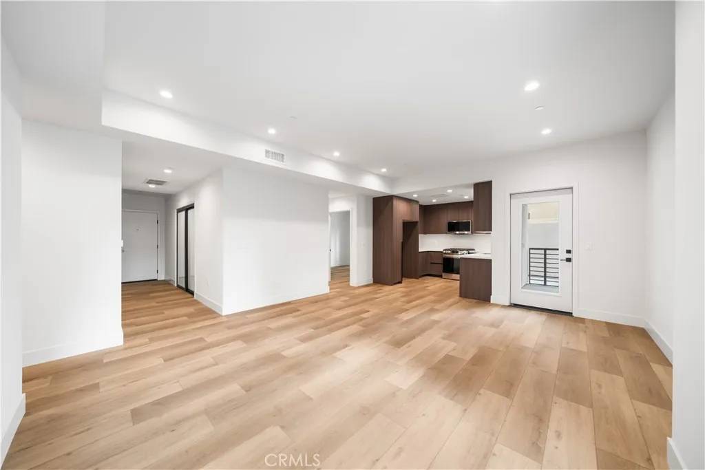Pasadena, CA 91101,150 S Oak Knoll Avenue #105