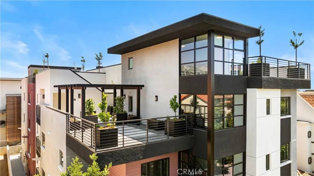 150 S Oak Knoll Avenue #201, Pasadena, CA 91101
