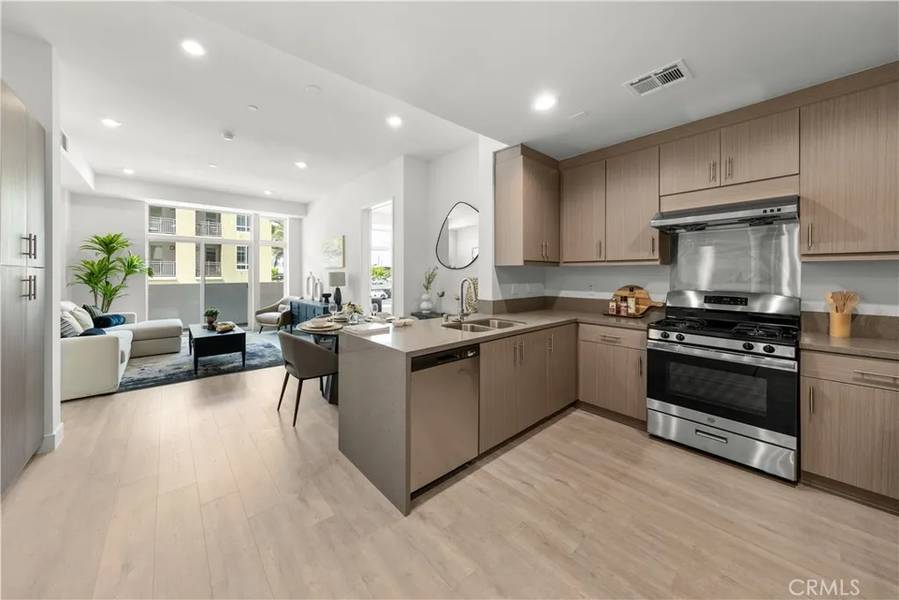 168 S Monterey Street #511, Alhambra, CA 91801