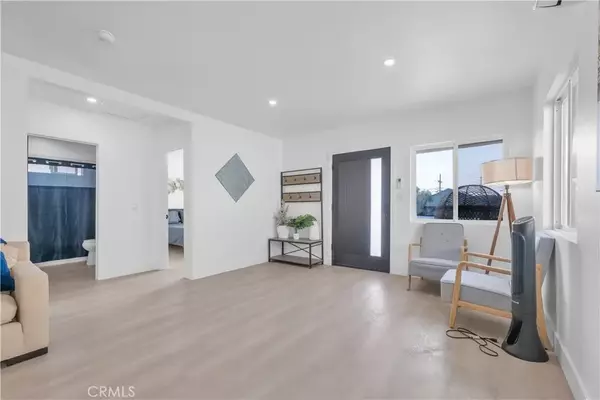 Los Angeles, CA 90065,3115 Arvia Street #1A