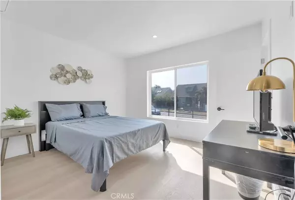 Los Angeles, CA 90065,3115 Arvia Street #1A