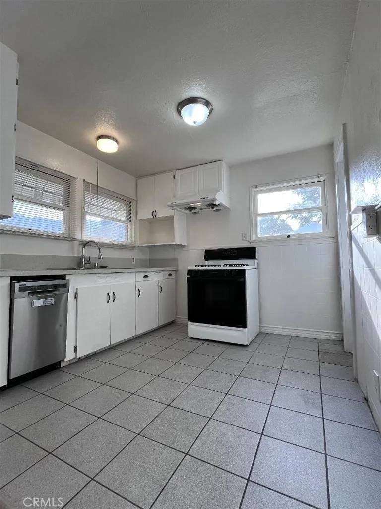 La Crescenta, CA 91214,3029 Hermosa Avenue