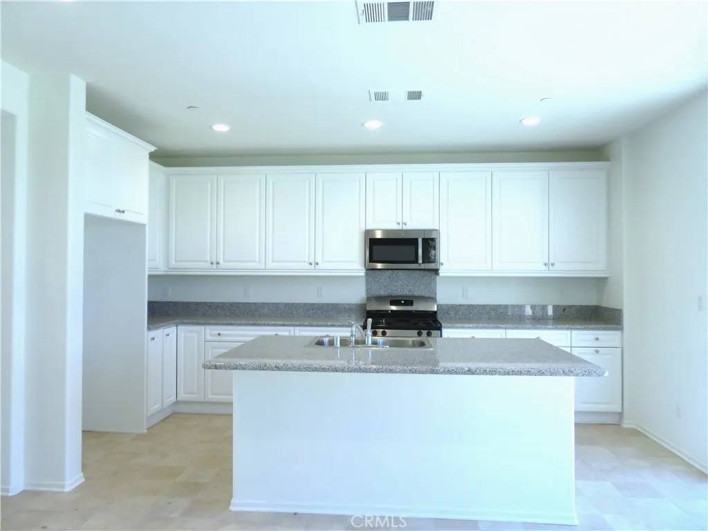 Lake Elsinore, CA 92530,29157 Sunforest