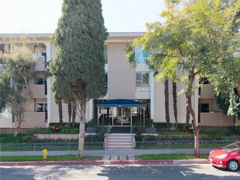 West Hollywood, CA 90069,927 N Kings Road #212