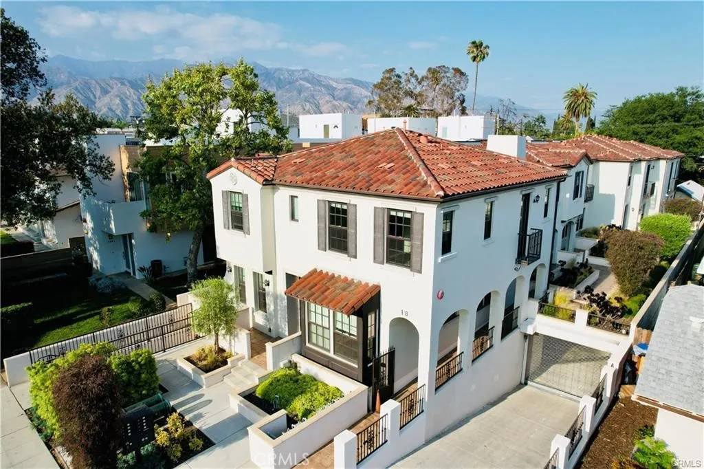118 N Allen Ave #2, Pasadena, CA 91106