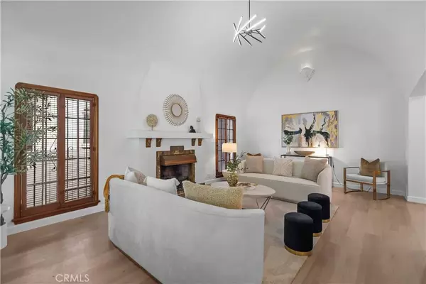 Los Angeles, CA 90048,336 N Crescent Heights Boulevard