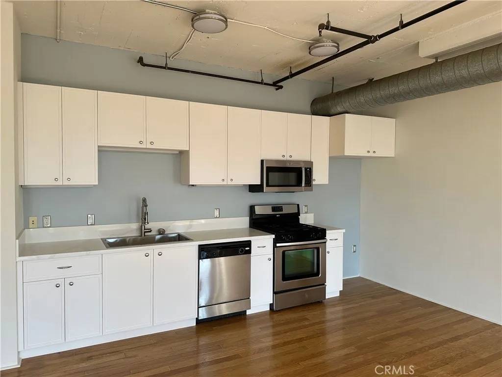 Los Angeles, CA 90031,200 N San Fernando Road #313