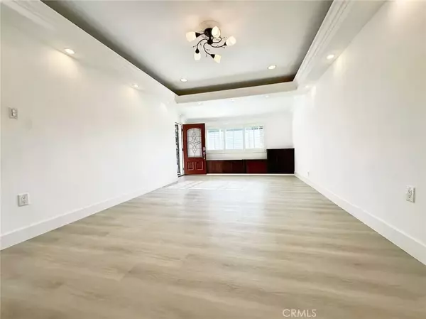 West Covina, CA 91790,528 S Avington Avenue