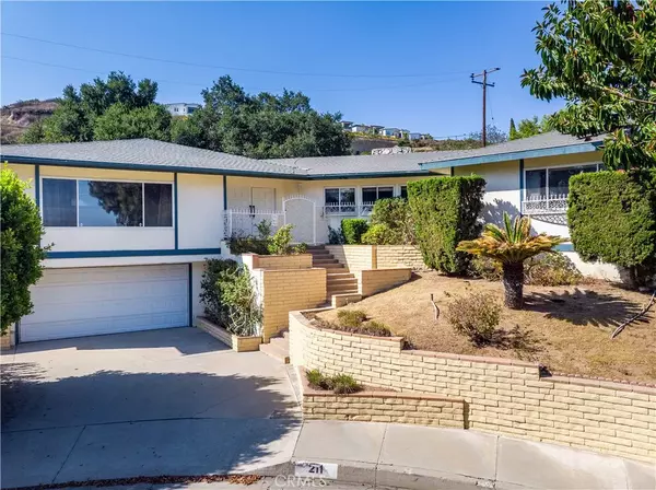 Montebello, CA 90640,211 Peacock Lane