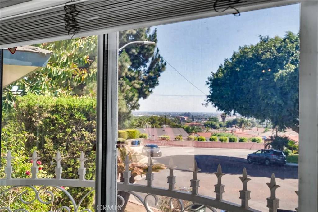Montebello, CA 90640,211 Peacock Lane