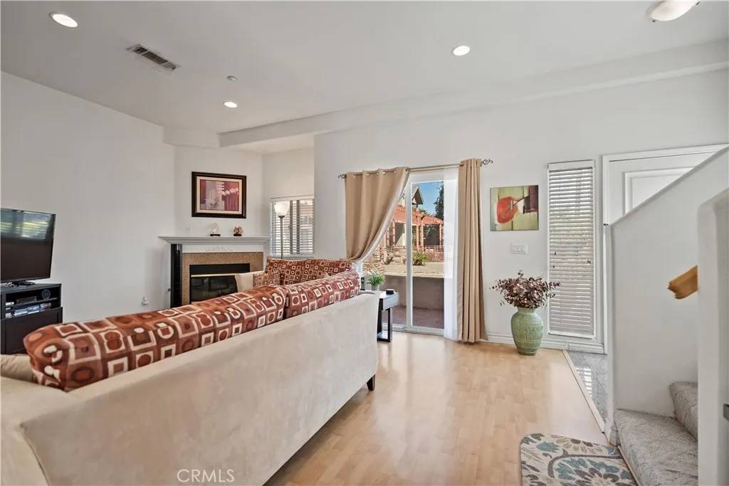 San Gabriel, CA 91776,123 Dewey Ave #D
